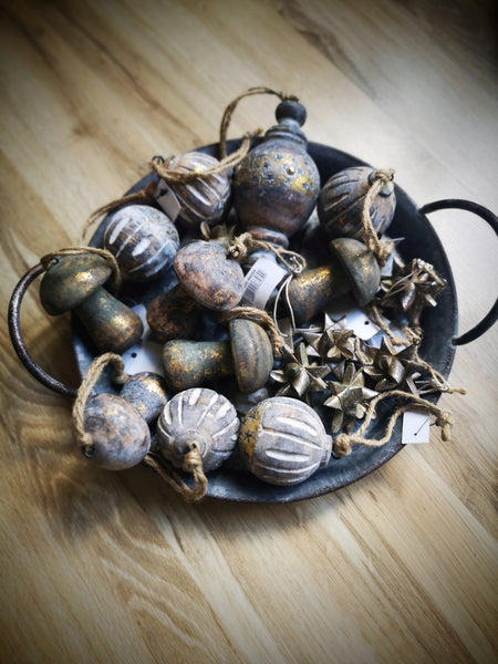 Anhänger Kugelzapfen Holz - DekoEule- Onlineshop für Landhausdeko, Deko Landhausstil, Farmhausdeko, Landhausstil Deko