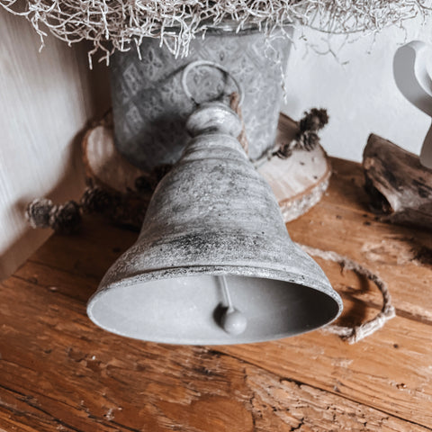 Glocke Silbergrau - DekoEule- Onlineshop für Landhausdeko, Deko Landhausstil, Farmhausdeko, Landhausstil Deko