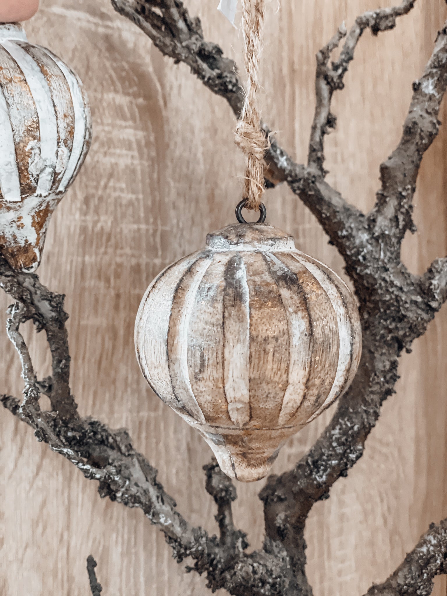 Holzkugel Tropfen groß - DekoEule- Onlineshop für Landhausdeko, Deko Landhausstil, Farmhausdeko, Landhausstil Deko