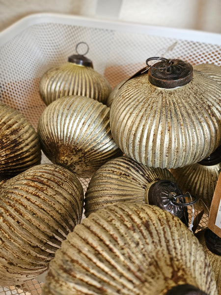 Weihnachtsbaumkugel -antikgold- - DekoEule- Onlineshop für Landhausdeko, Deko Landhausstil, Farmhausdeko, Landhausstil Deko
