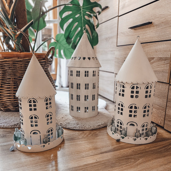 Vogelhaus-Laterne mit Fläschchen - DekoEule- Onlineshop für Landhausdeko, Deko Landhausstil, Farmhausdeko, Landhausstil Deko