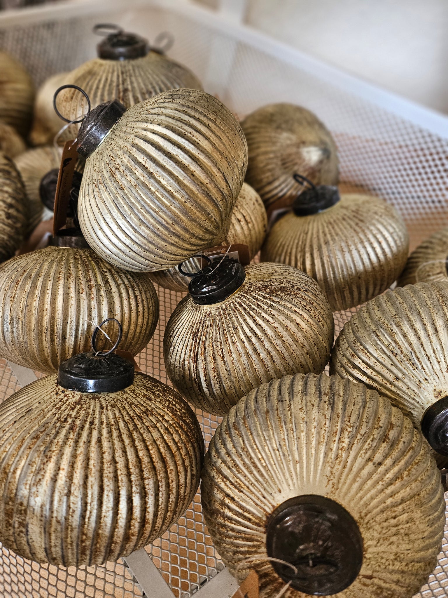 Weihnachtsbaumkugel -antikgold- - DekoEule- Onlineshop für Landhausdeko, Deko Landhausstil, Farmhausdeko, Landhausstil Deko