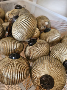 Weihnachtsbaumkugel -antikgold- - DekoEule- Onlineshop für Landhausdeko, Deko Landhausstil, Farmhausdeko, Landhausstil Deko