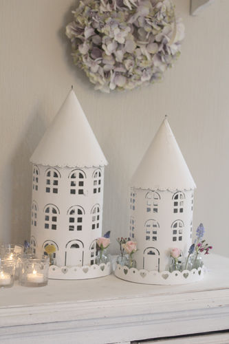 Vogelhaus-Laterne mit Fläschchen - DekoEule- Onlineshop für Landhausdeko, Deko Landhausstil, Farmhausdeko, Landhausstil Deko