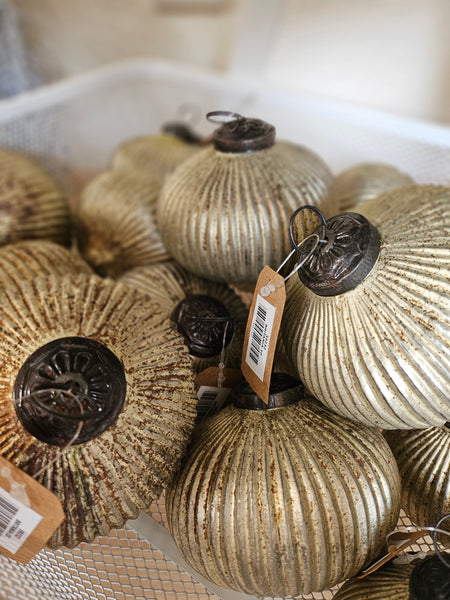 Weihnachtsbaumkugel -antikgold- - DekoEule- Onlineshop für Landhausdeko, Deko Landhausstil, Farmhausdeko, Landhausstil Deko