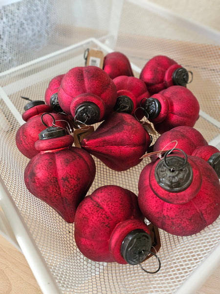 Weihnachtsbaumkugel in Zapfenform -rot- - DekoEule- Onlineshop für Landhausdeko, Deko Landhausstil, Farmhausdeko, Landhausstil Deko